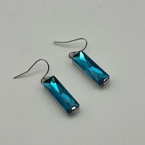 Sapphire-Style Faceted Crystal Earrings – Luxe Silver Dangle